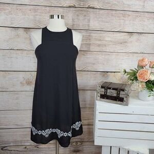 Everleigh Sleeveless Swing Embroidered Black Dress XS